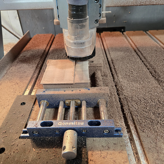 Elevate Your Craft with Genmitsu’s Vibration-Free Vise Clamp.